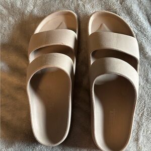 Old Navy Cream Slide Sandals with Contoured Sole